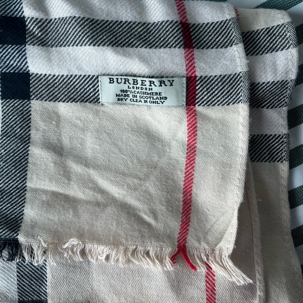 Burberry Black and Cream Cashmere Scarf